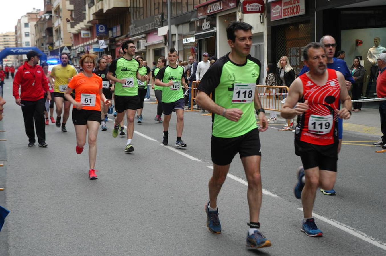 Los atletas Benmeziane y De Blas entraron de la mano en la carrera masculina mientras que Paula Sanz fue la mejor en categoría femenina en una prueba que hizo las veces de Campeonato de La Rioja de los 10 kilómetros.