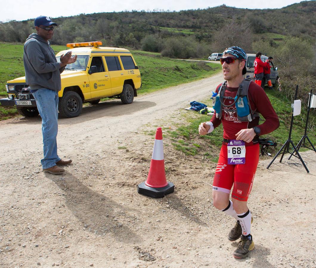 La tercera y última etapa del IV Ultratrail se ha celebrado hoy con salida y llegada en San Millán de la Cogolla, con 36 kilómetros. y 1.800 metros de desnivel, pasando por Pazuengos y Turza y acercándose a Urdanta. Este año no se ascenderá al San Lorenzo por seguridad, debido a la gran cantidad de nieve acumulada