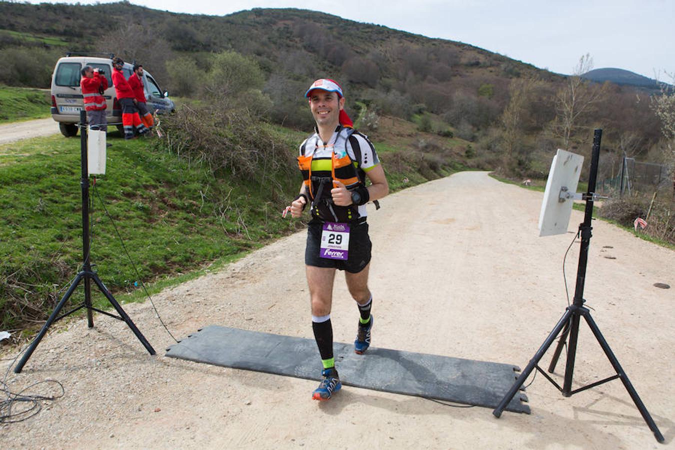 La tercera y última etapa del IV Ultratrail se ha celebrado hoy con salida y llegada en San Millán de la Cogolla, con 36 kilómetros. y 1.800 metros de desnivel, pasando por Pazuengos y Turza y acercándose a Urdanta. Este año no se ascenderá al San Lorenzo por seguridad, debido a la gran cantidad de nieve acumulada