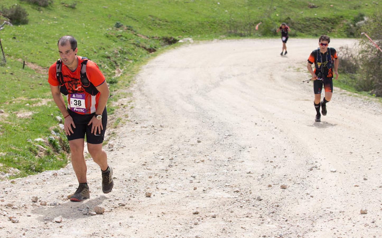 La tercera y última etapa del IV Ultratrail se ha celebrado hoy con salida y llegada en San Millán de la Cogolla, con 36 kilómetros. y 1.800 metros de desnivel, pasando por Pazuengos y Turza y acercándose a Urdanta. Este año no se ascenderá al San Lorenzo por seguridad, debido a la gran cantidad de nieve acumulada