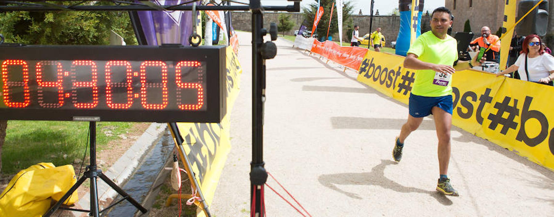 La tercera y última etapa del IV Ultratrail se ha celebrado hoy con salida y llegada en San Millán de la Cogolla, con 36 kilómetros. y 1.800 metros de desnivel, pasando por Pazuengos y Turza y acercándose a Urdanta. Este año no se ascenderá al San Lorenzo por seguridad, debido a la gran cantidad de nieve acumulada