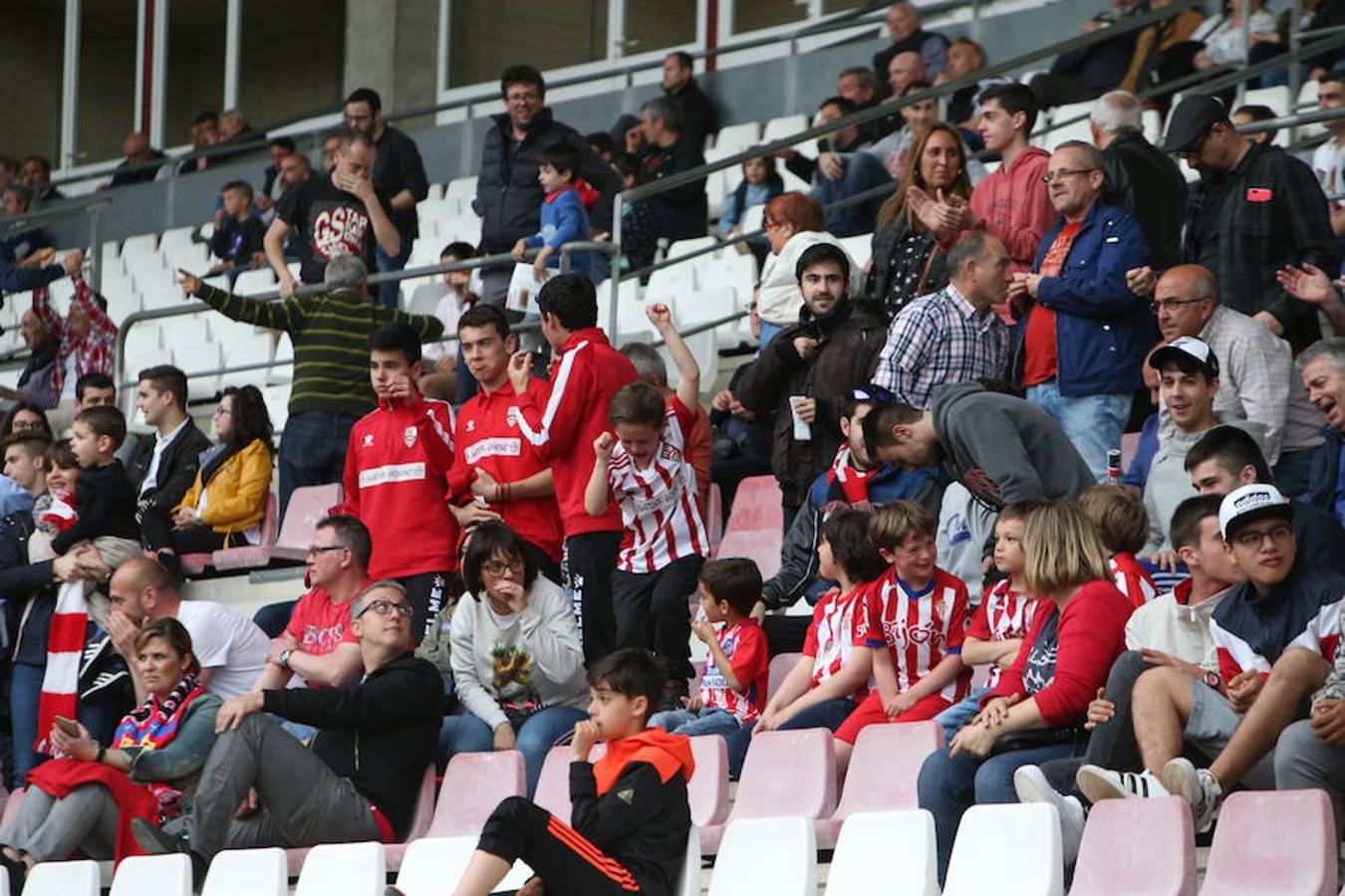 La UDL perdió ayer cualquier opción de colarse entre el cuarteto de elegidos para disputar el play off de ascenso a Segunda división tras perder en Las Gaunas (1-2) ante un potente Sporting en un partido en el que sobró la polémica.