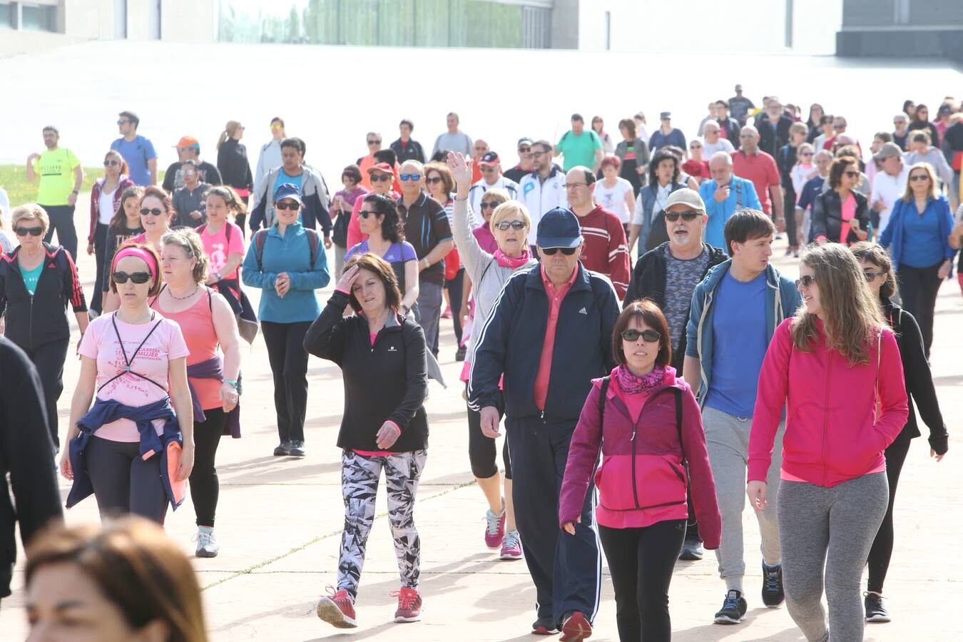 1.400 personas han participado en el tercer Paseo Saludable con destino el Monte Cantabria