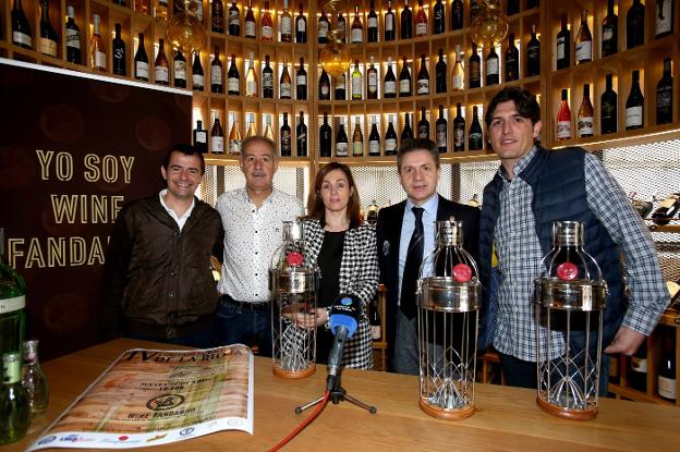 Presentación, ayer, del IV Concurso de Gintonics de La Rioja, convocado el jueves. :: Juan Marín