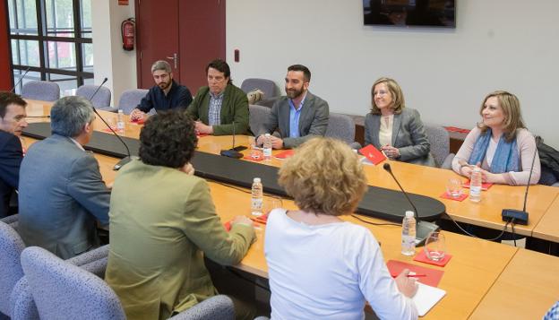 Francisco Polo, secretario federal de Emprendimiento del PSOE, ayer en la UR. :: díaz uriel