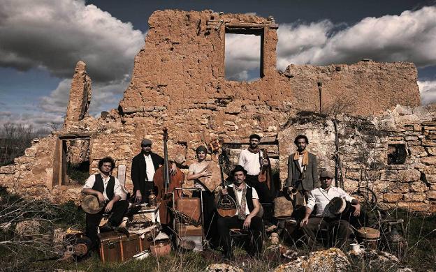 'El Naán' fusiona el folk ibérico con ritmos de África y América. :: E.N.