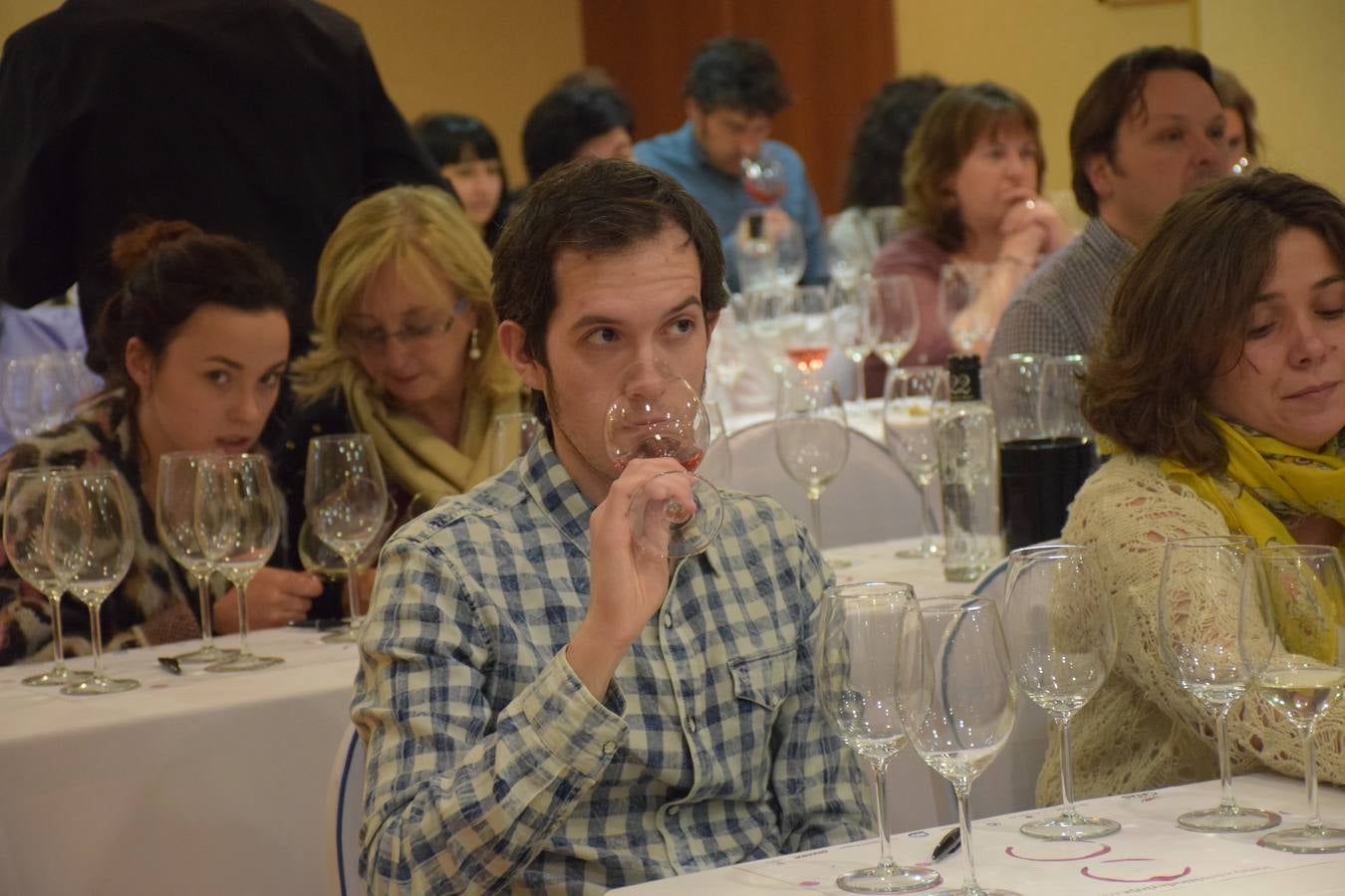 Félix Martínez, de Bodegas Martínez Corta, presentó sus vinos en el Club de Catas de lomejordelvinoderioja.com.