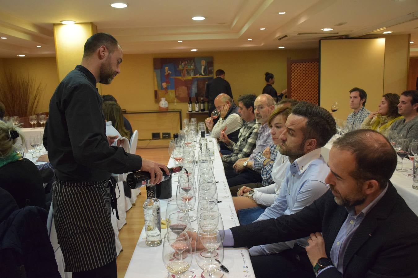 Félix Martínez, de Bodegas Martínez Corta, presentó sus vinos en el Club de Catas de lomejordelvinoderioja.com.