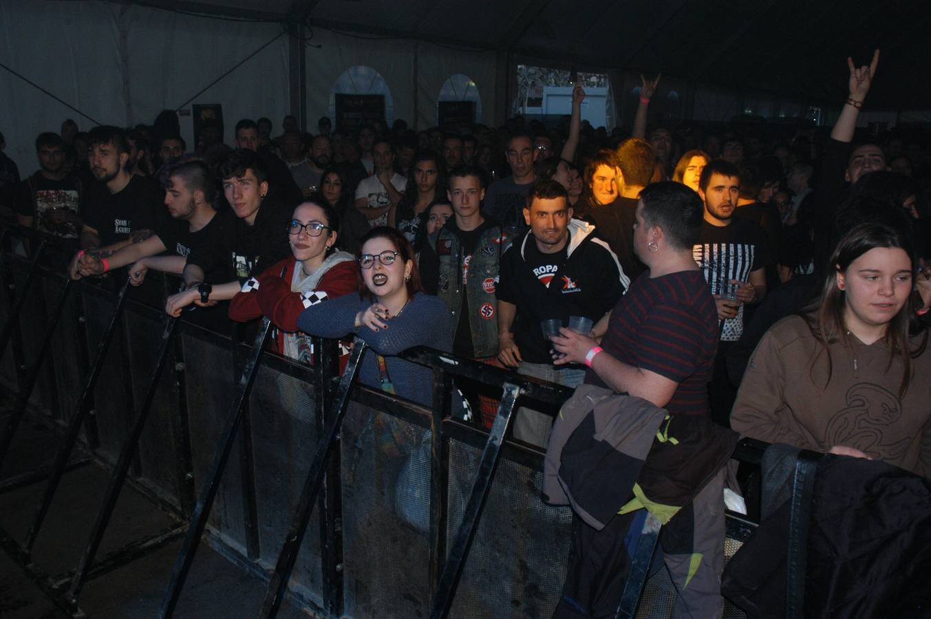 Más de 1.500 personas en el festival de punk-rock, e su segunda edición 