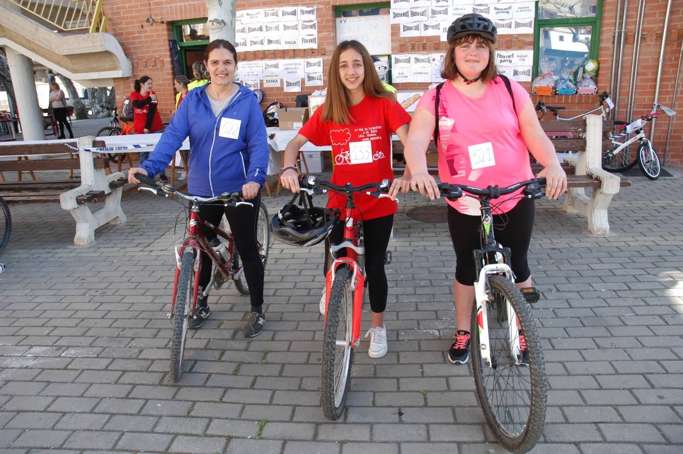 386 cicilistas participaron en el décimo quinto Día de la Bicicleta de Cervera, organizado por la AMPA de Primaria.
