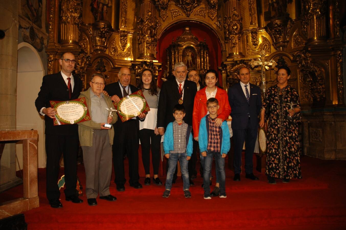 Tras la misa, la cofradía homenajeó a tres empresa colaboradoras.