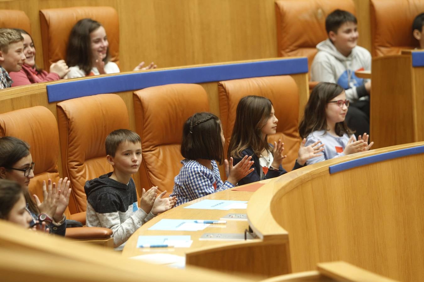 La presidenta del Parlamento de La Rioja, Ana Lourdes González, ha apelado hoy a la necesidad de trabajar en valores como la tolerancia, la compresión, el respeto y la convivencia para fomentar y aumentar la confianza. González ha presidido el Pleno infantil «Diputados por un día», organizada por Aldeas Infantiles y en la que han participado 44 alumnos de Haro y Moncalvillo, cita la agencia Efe en un comunicado.