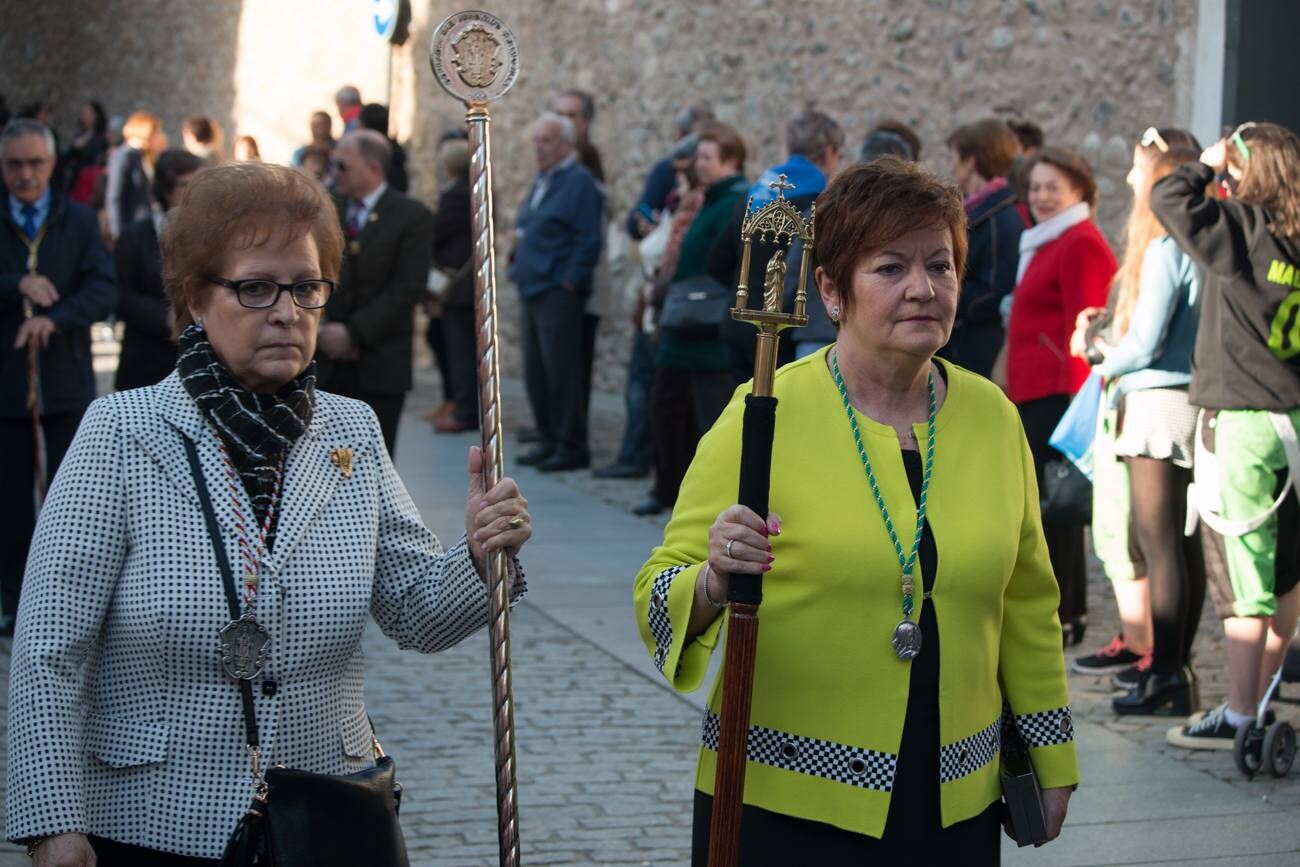 Primer día de las fiestas patronales del Santo en Santo Domingo de la Calzada, con el cohete, la procesión de Los Ramos y las prioras.