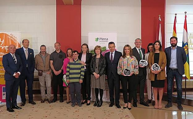 Reconocimiento a los nuevos socios de la iniciativa solidaria. 