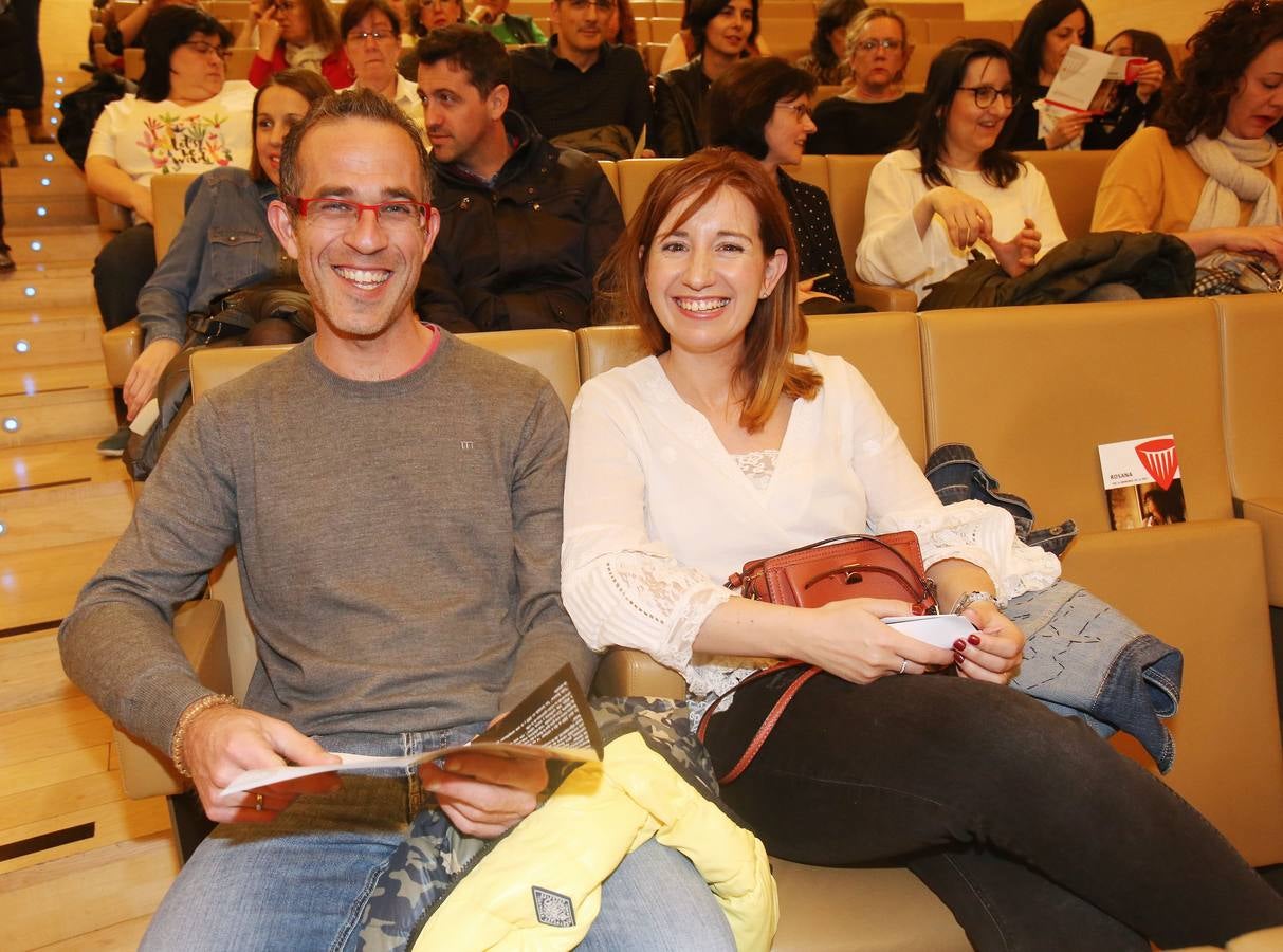 La cantante canaria presentó ayer su nuevo disco en Riojafórum.