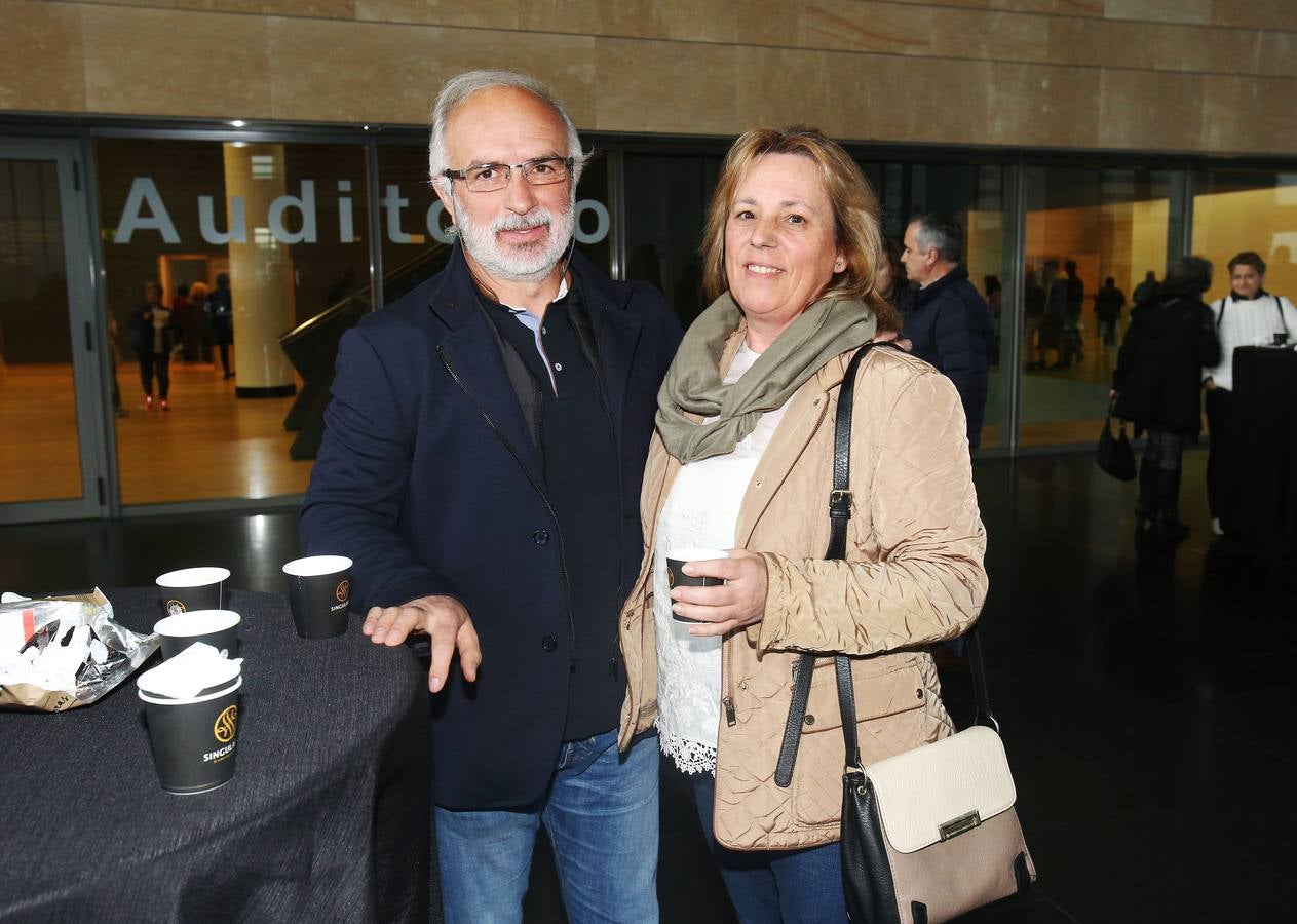 La cantante canaria presentó ayer su nuevo disco en Riojafórum.