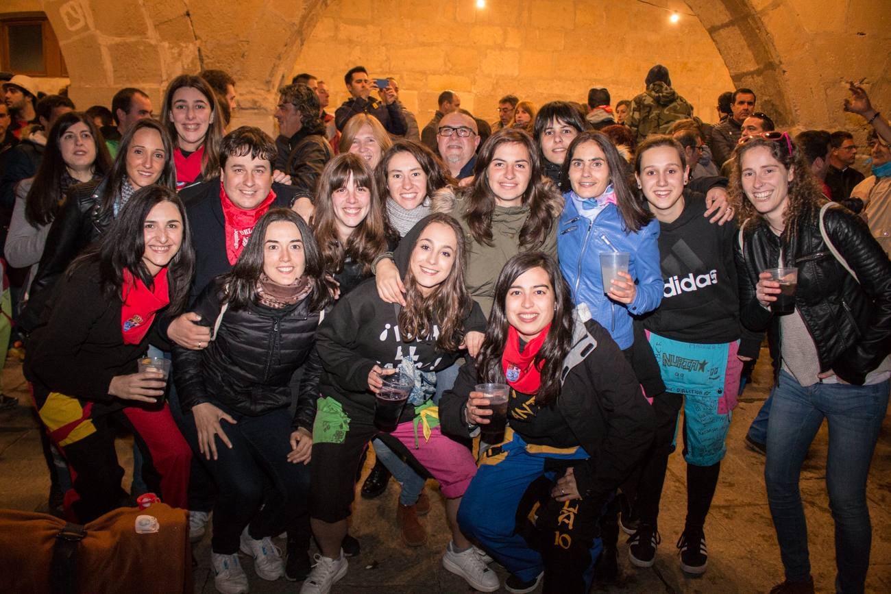 Efecto pasillo ofreció un concierto en la medianoche del sábado, en la plaza de España de Santo Domingo de la Calzada