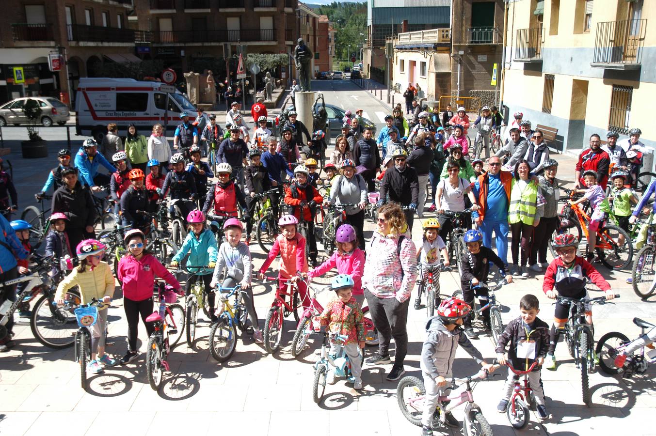 Este domingo se ha celebrado el Día de la bici de Quel en el que han participado 100 ciclistas