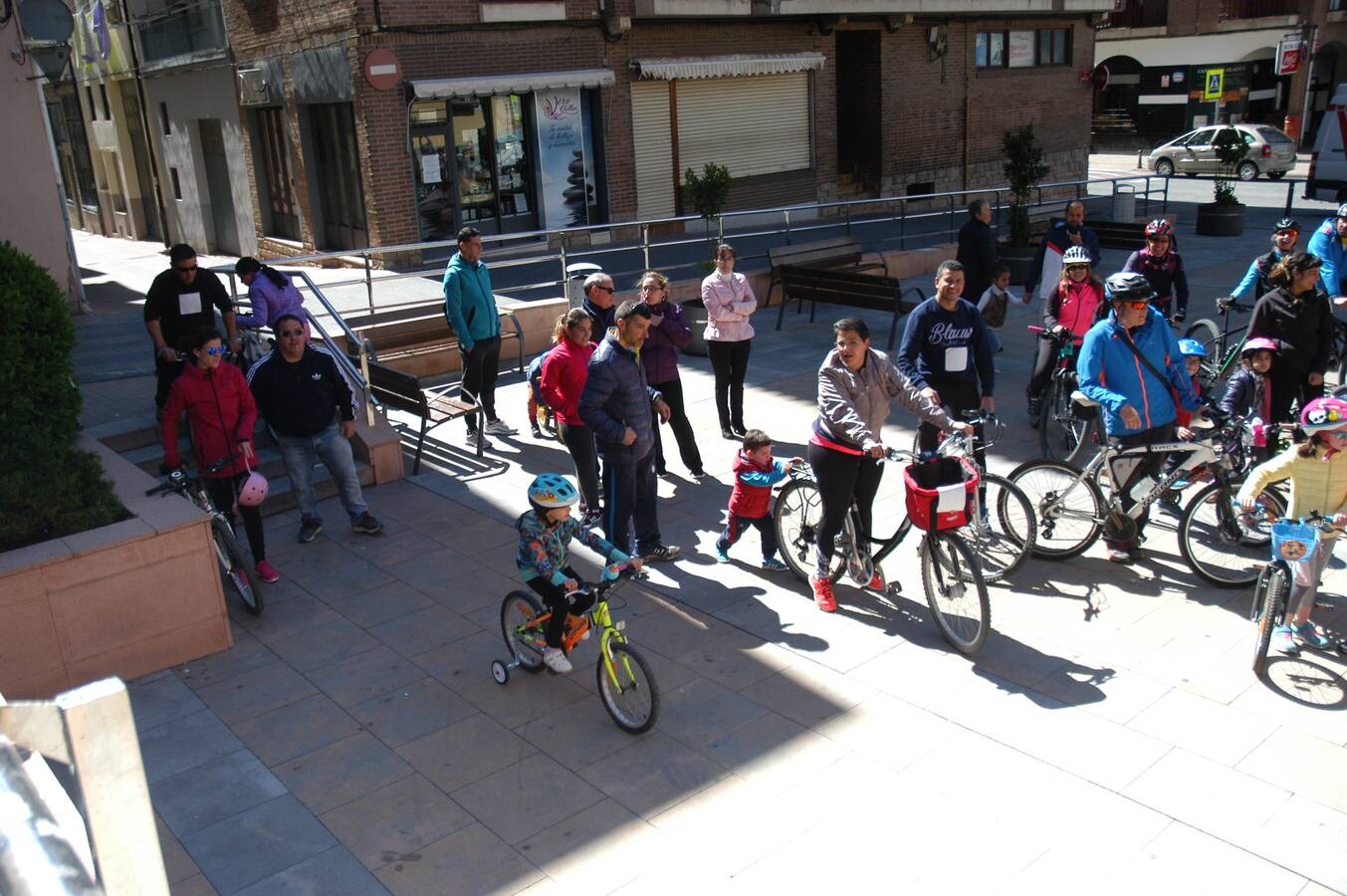 Este domingo se ha celebrado el Día de la bici de Quel en el que han participado 100 ciclistas
