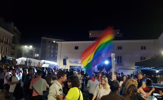 El Consejo de la Juventud de Alfaro confirma que Preciado prohibió los símbolos 'arcoiris' en la fiesta del viernes 