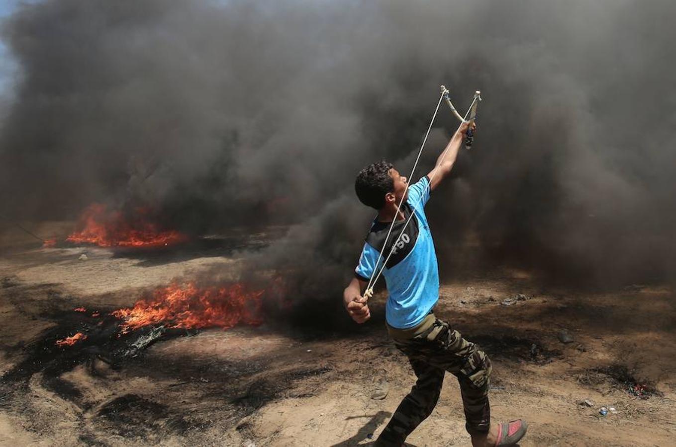 La reacción armada del Gobierno israelí a las protestas de palestinos en Gaza, por el traslado de la embajada de EE UU a Jerusalén, desata un auténtico baño de sangre