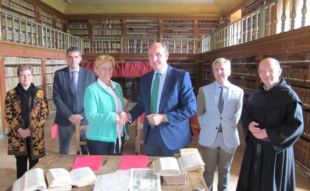 Iberdrola colabora en la restauración de siete códices de San Millán