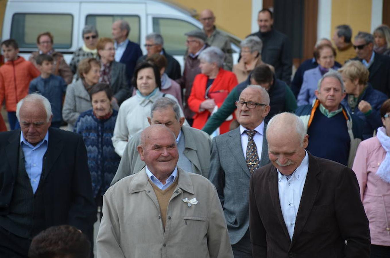 La procesión de San Isidro en Calahorra ha representado uno de los actos más emblemáticos de la celebración del patrón de los agricultores. No han faltado ruegos para una fecunda cosecha en la huerta local.