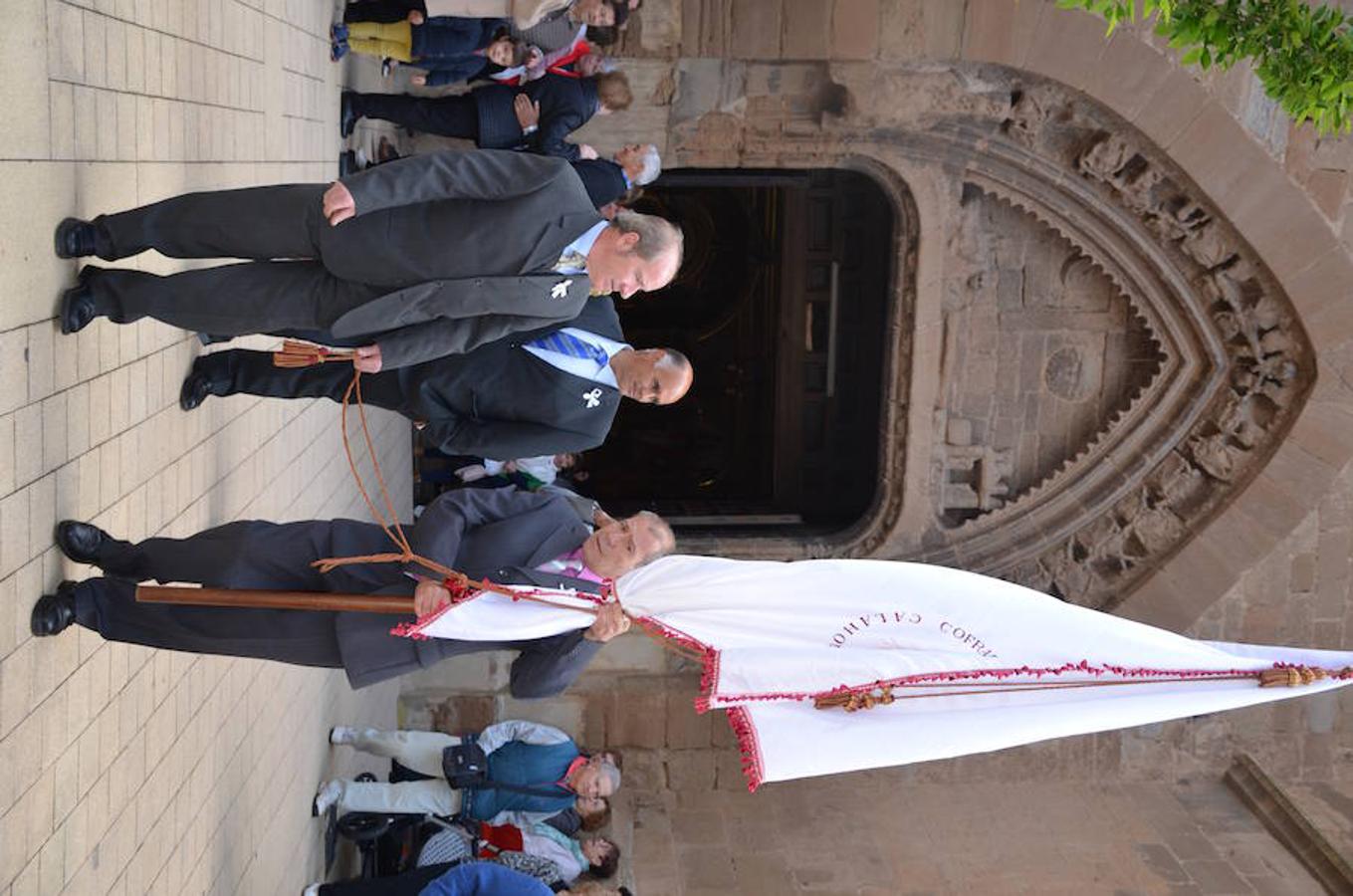 La procesión de San Isidro en Calahorra ha representado uno de los actos más emblemáticos de la celebración del patrón de los agricultores. No han faltado ruegos para una fecunda cosecha en la huerta local.