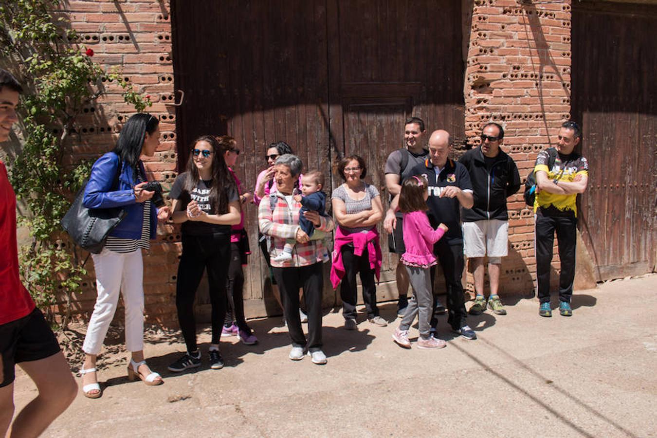 Gallinero de Rioja apunta a verano con su romería, la primera que se realiza tras las fiestas patronales de Santo Domingo. Después seguirán otras dos, ambas con destino a la ermita de Las Abejas.