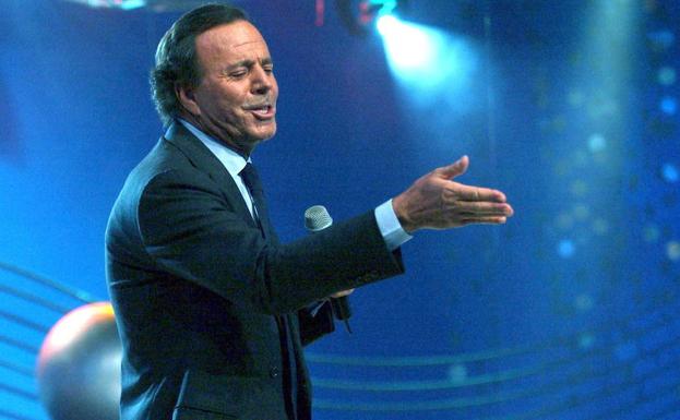 Julio Iglesias canta en Cartagena de Indias. 