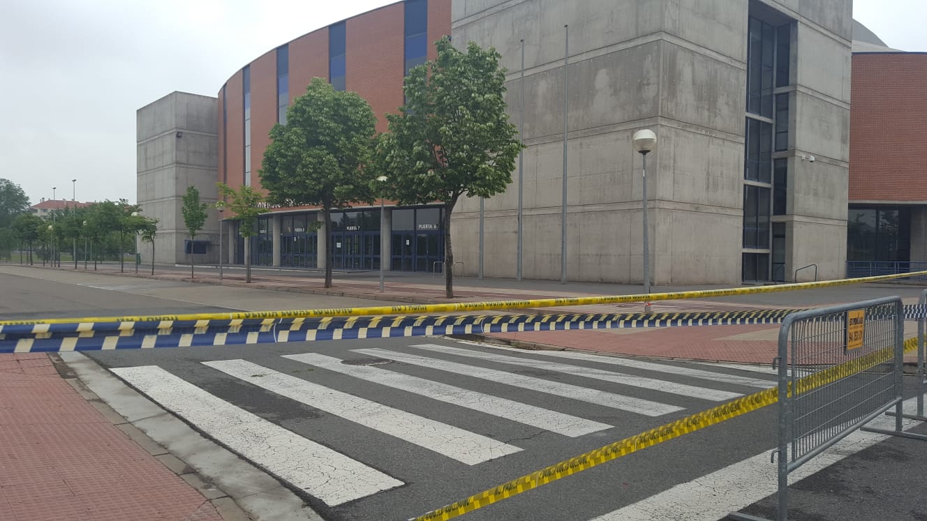 La plaza Picos de Urbión se prepara para el Día de las Fuerzas Armadas