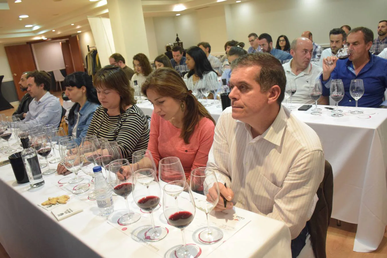 Etienne Cordonnier, bodeguero y Jesús Madrazo, enólogo, presntaron el proyecto Viña Leizaola en el Club de Catas de lomejordelvinoderioja.com