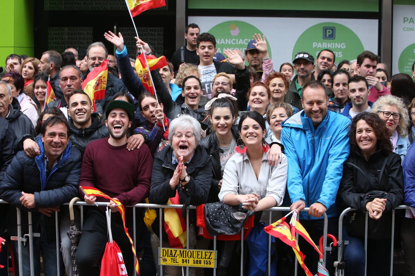 Los logroñeses se agolparon en las calles desde primera hora de la mañana