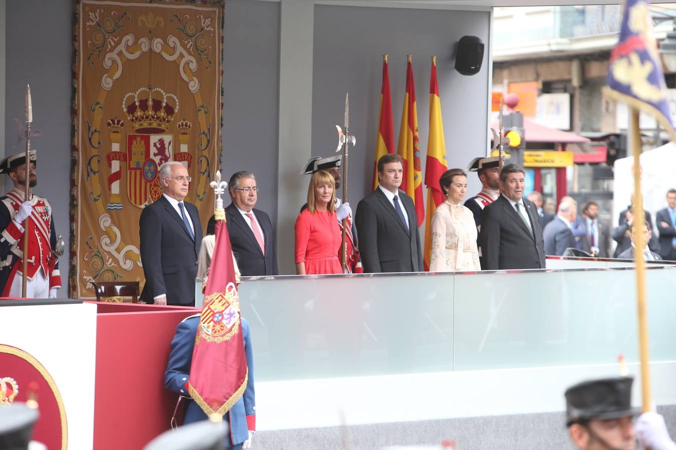 Los Reyes de España presidieron en Logroño el Desfile del Día de las Fuezas Armadas, en el que participaron hasta 2.678 militares.