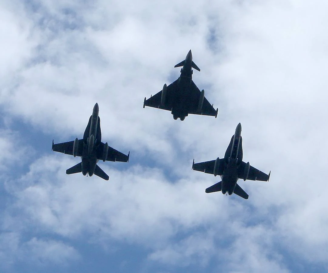 Los Reyes de España presidieron en Logroño el Desfile del Día de las Fuezas Armadas, en el que participaron hasta 2.678 militares.