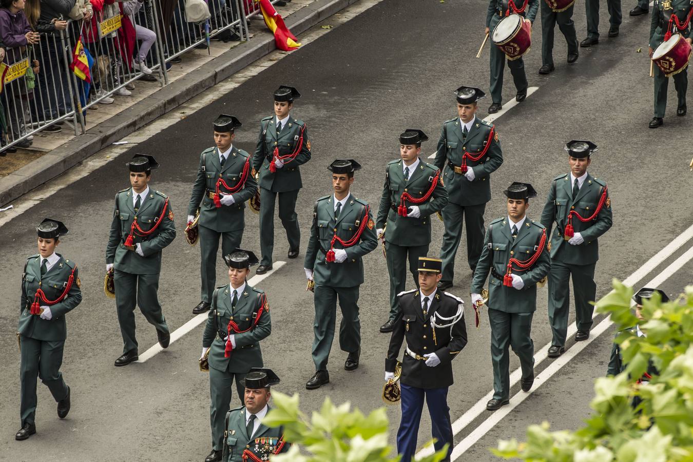 Los Reyes de España presidieron en Logroño el Desfile del Día de las Fuezas Armadas, que reunió a miles de asistentes.