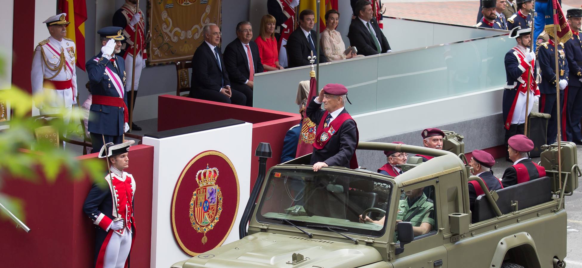 Emocionante Desfile del Día de las Fuerzas Armadas, que concgregó en Logroño a miles de personas.