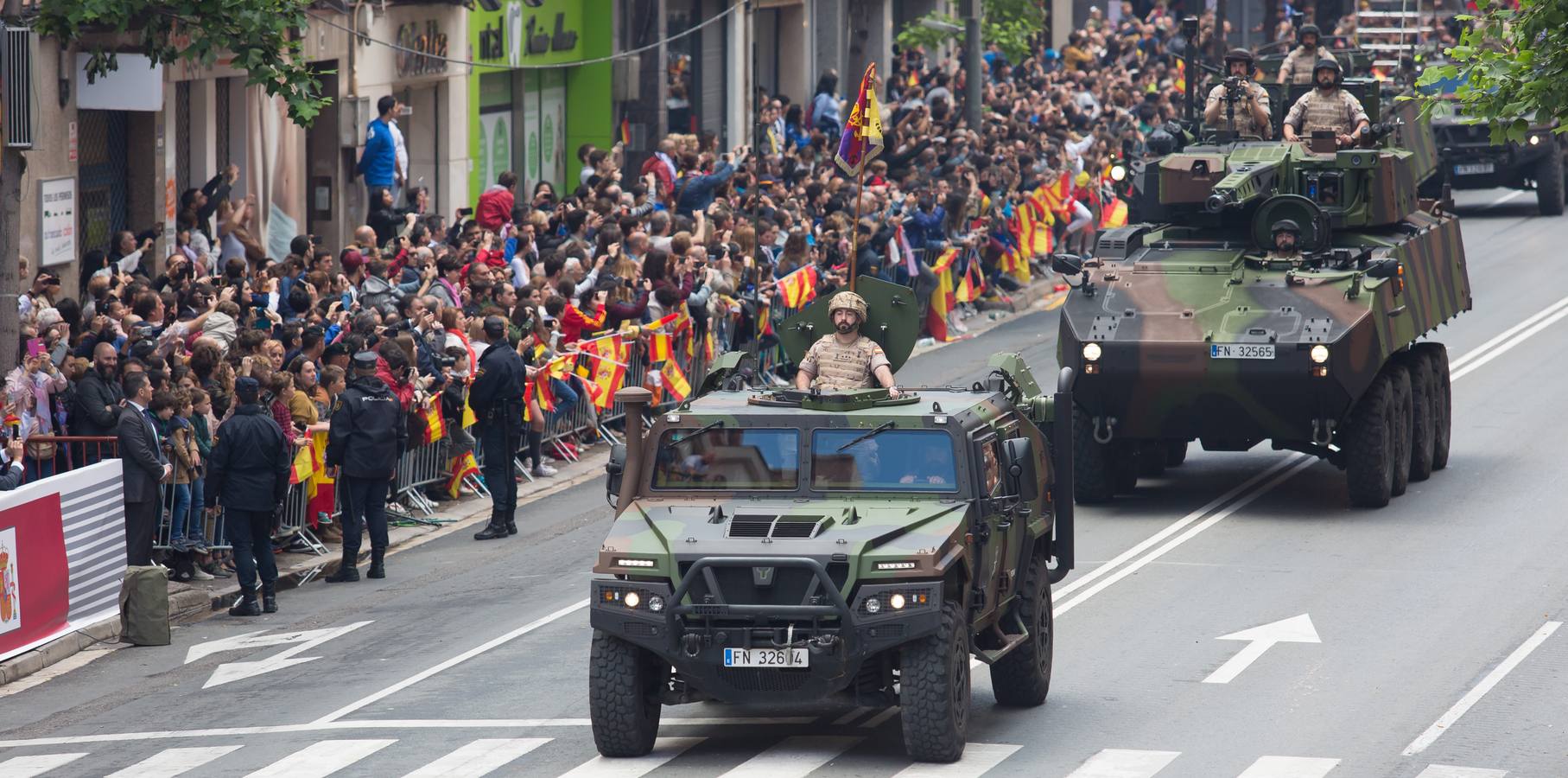 Emocionante Desfile del Día de las Fuerzas Armadas, que concgregó en Logroño a miles de personas.