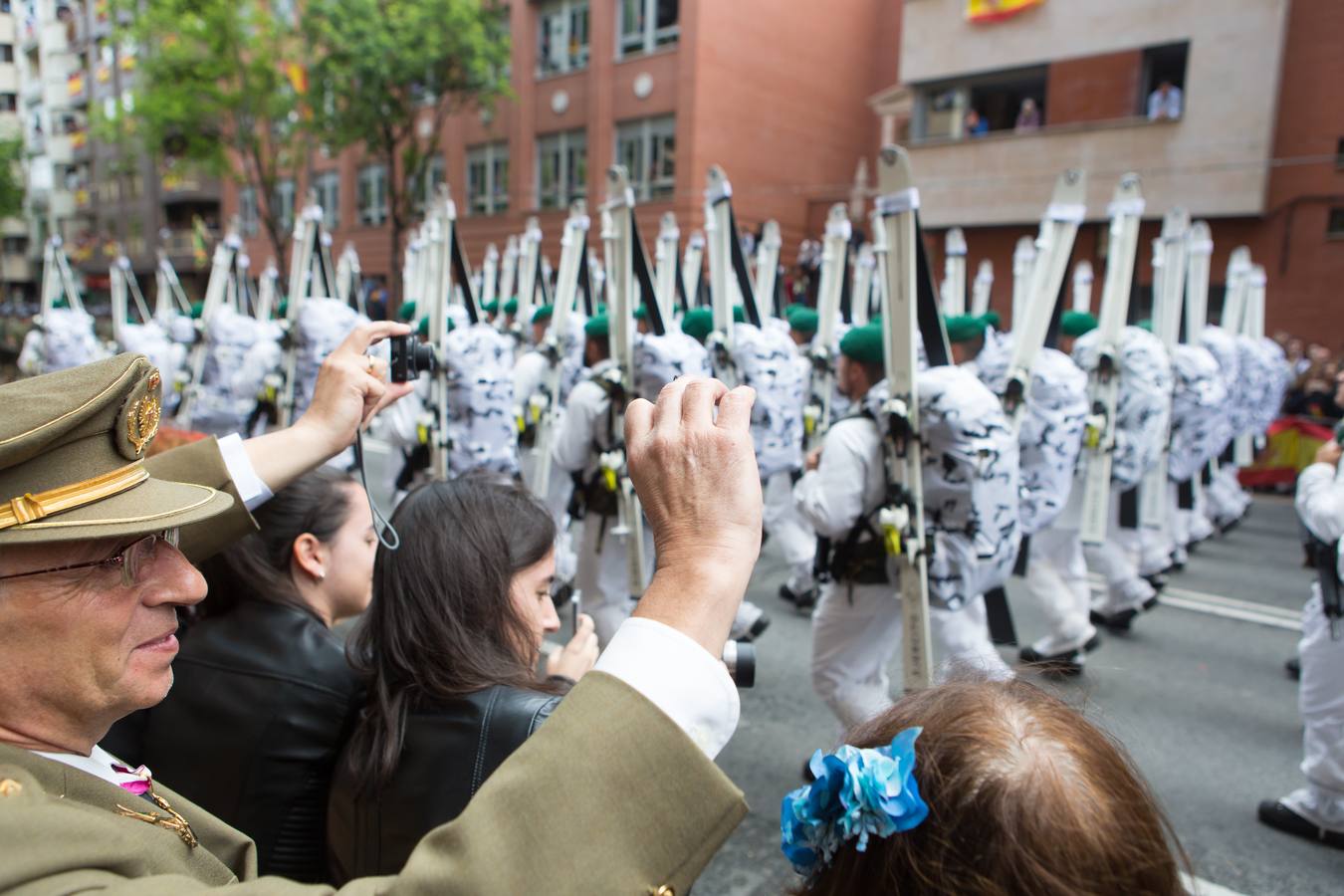 Emocionante Desfile del Día de las Fuerzas Armadas, que concgregó en Logroño a miles de personas.