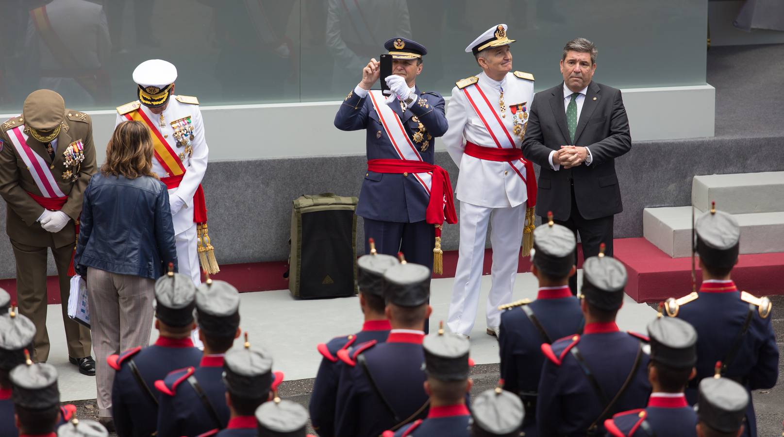 Emocionante Desfile del Día de las Fuerzas Armadas, que concgregó en Logroño a miles de personas.