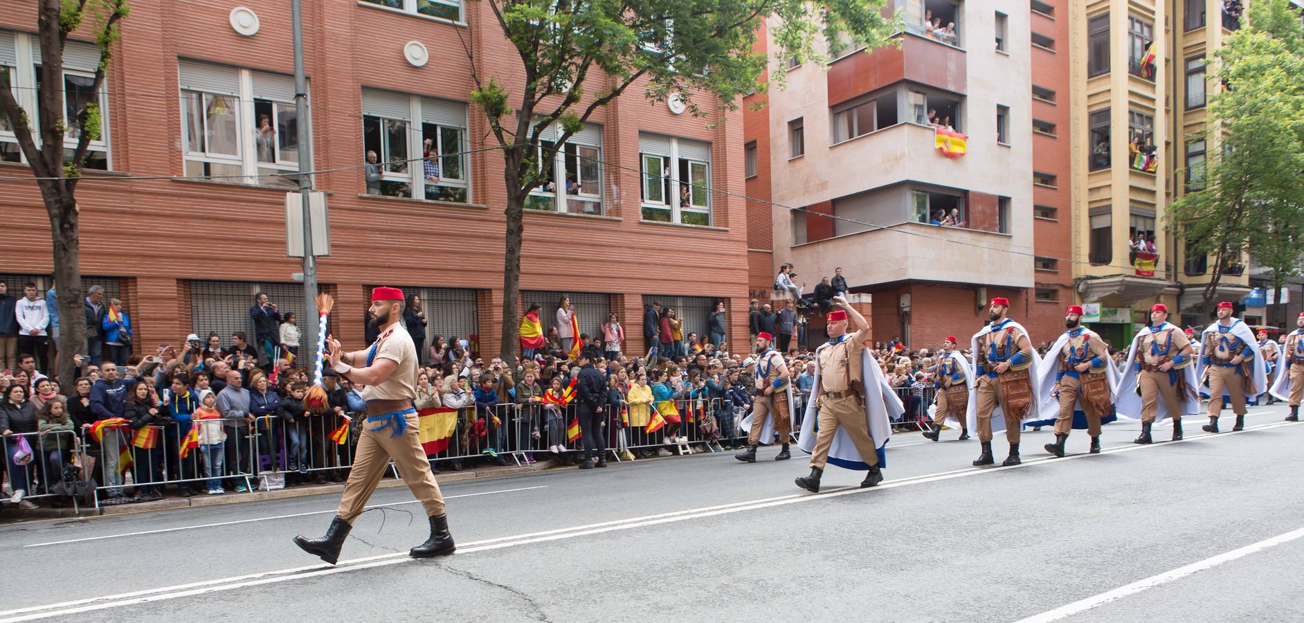 Emocionante Desfile del Día de las Fuerzas Armadas, que concgregó en Logroño a miles de personas.