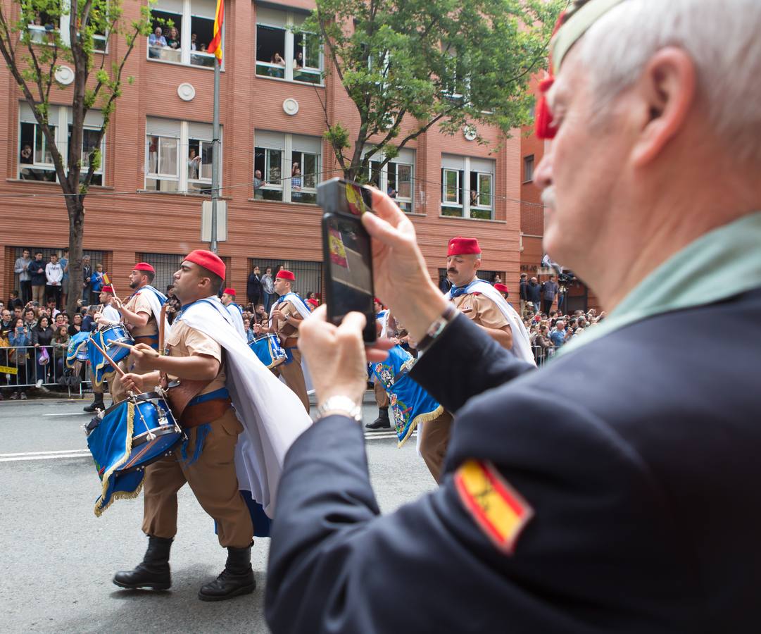 Emocionante Desfile del Día de las Fuerzas Armadas, que concgregó en Logroño a miles de personas.