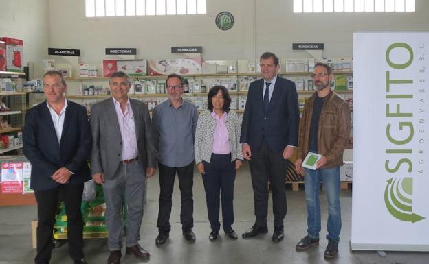 Entrega del premio en las instalaciones de Agroquímicos Arce de Haro.