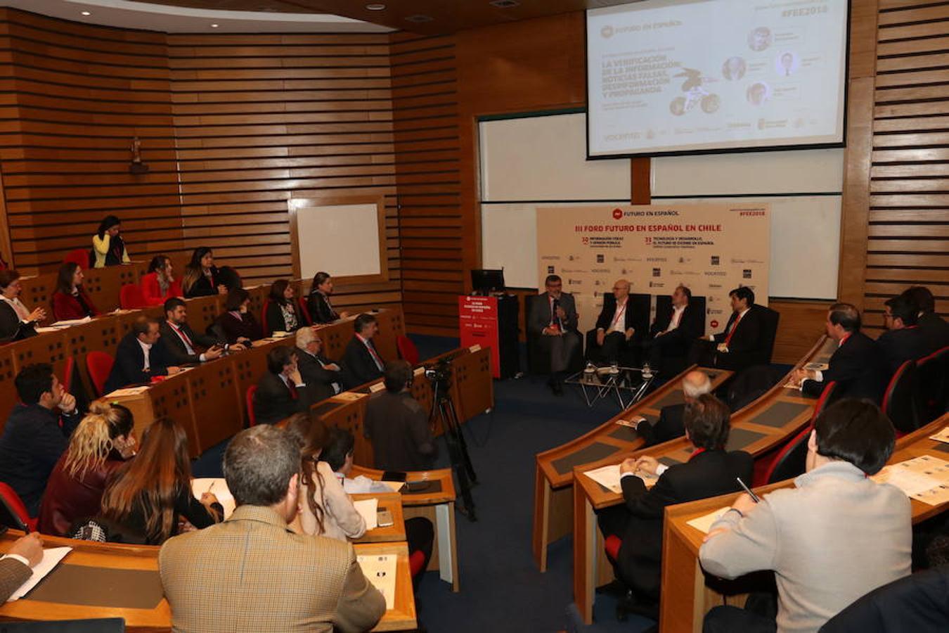 Intensa jornada de reflexión y debate en Chile en torno a las III Jornadas sobre Futuro en Español que se desarrollan en el Auditorio de la Biblioteca de la Universidad de los Andes.