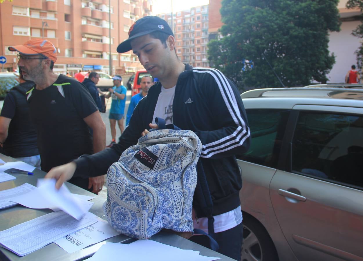 Imágnes de la salida de los participantes en la Media Maratón de La Rioja.