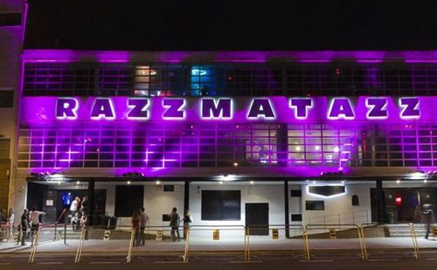 El juez mantiene detenidos a los dos sospechosos por la violación en la discoteca Razzmatazz