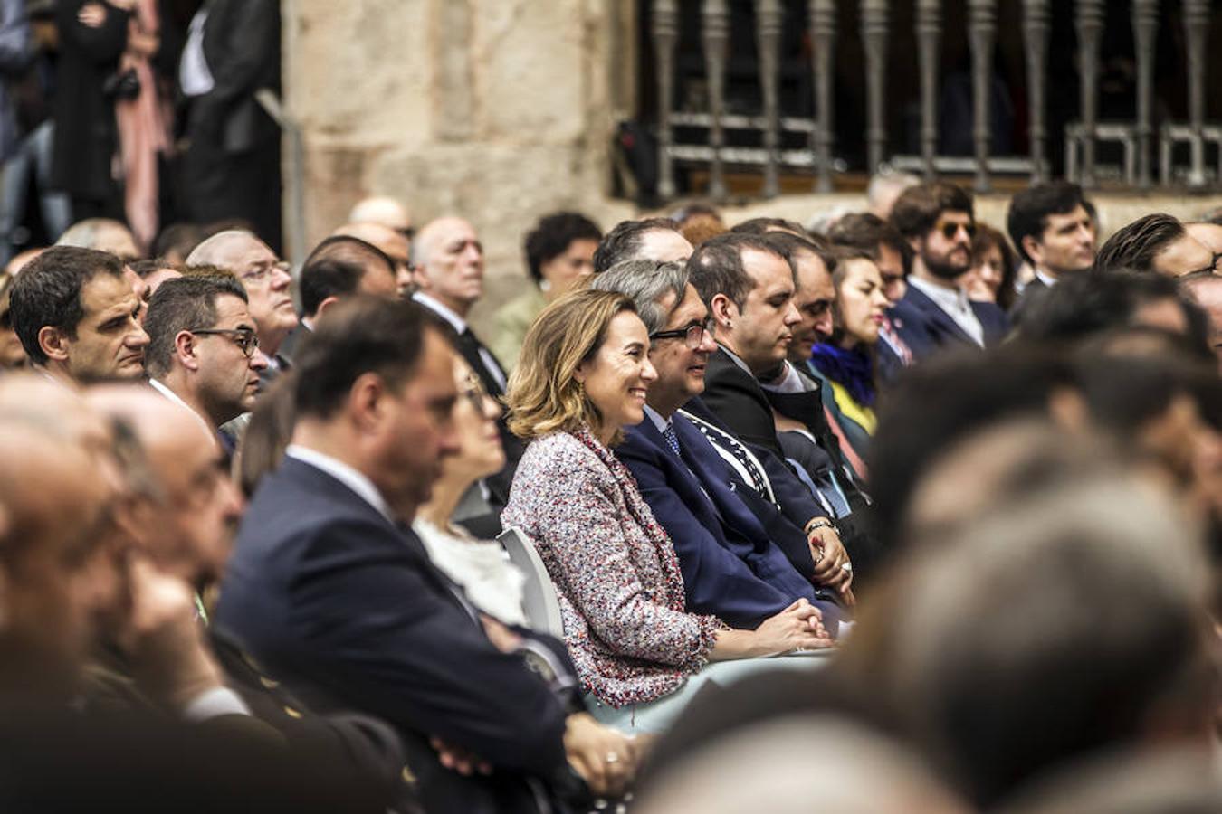 Algunos gestos y algunas anécdotas surgidas en torno a la celebración del Día de La Rioja que se ha celebrado en San Millán de la Cogolla donde la lluvia también ha querido ser protagonista.