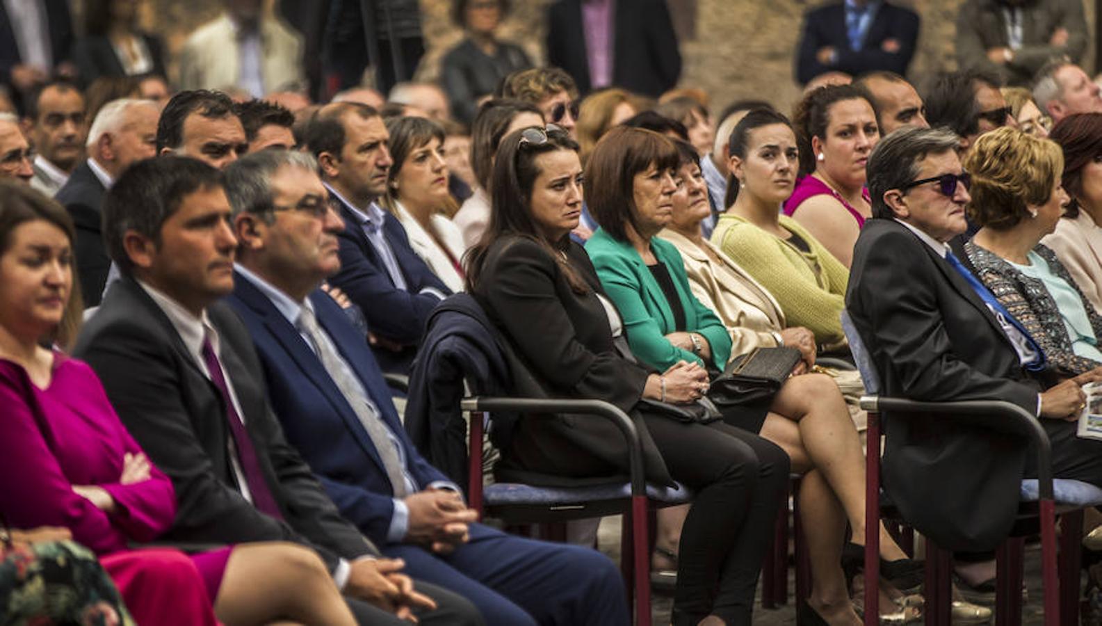 Selección de imágenes del público asistente esta mañana a los actos del Día de La Rioja que han tenido lugar en San Millán.