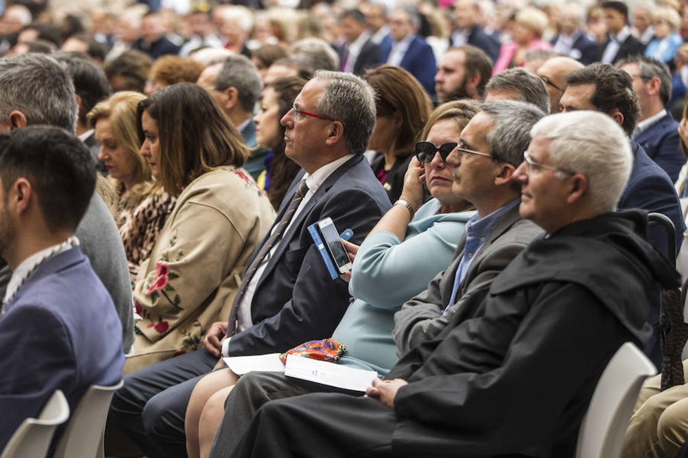 Selección de imágenes del público asistente esta mañana a los actos del Día de La Rioja que han tenido lugar en San Millán.