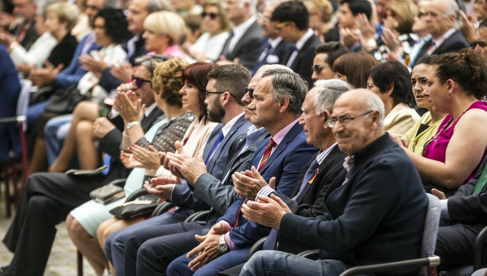 Selección de imágenes del público asistente esta mañana a los actos del Día de La Rioja que han tenido lugar en San Millán.